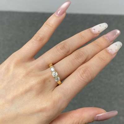 Natural 0.96cts hi color vs-si clarity Old European Cut Diamonds Set In 18k Gold Trilogy Ring