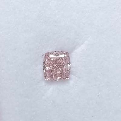 0.37ct GIA Natural Fancy Orangy Pink Colour SI1 Clarity Cushion diamond 