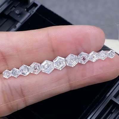 The Hexagon Honeycomb 💛 3.68ct total • 11 natural diamonds • D/E color • VVS clarity