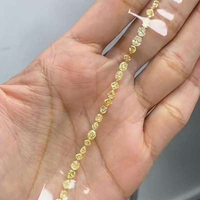 7.00ct Total weight 45 pcs Natural light yellow ti fancy yellow colour mixed shaped VS SI clarity diamond layout very suitable for a tennis bracelet 