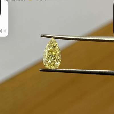 1.01ct GIA-certified pear shape Natural Fancy Yellow | VS2 Clarity