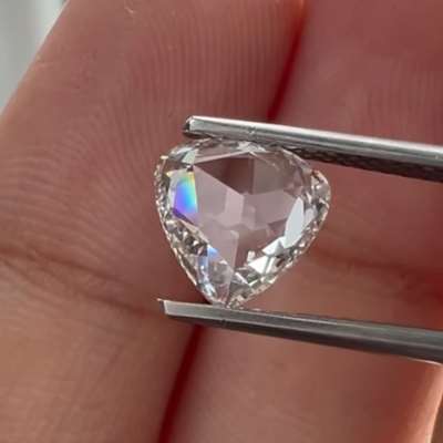 A 1.06ct GIA certified natural G color VS1 novelty cut diamond